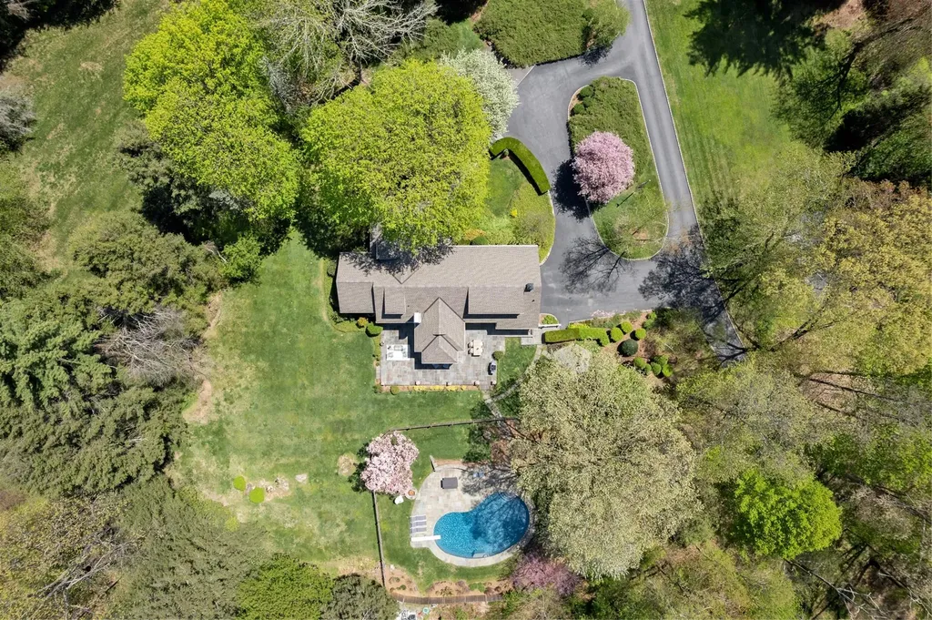 33 North Way Chappaqua NY 10514