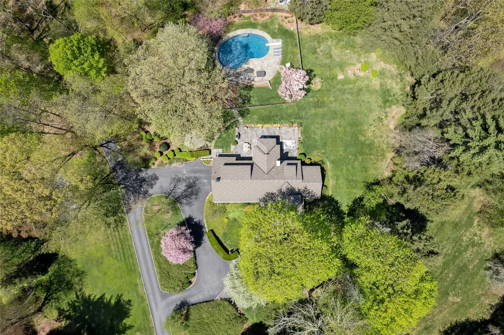 33 North Way Chappaqua NY 10514
