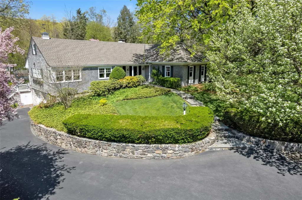33 North Way Chappaqua NY 10514