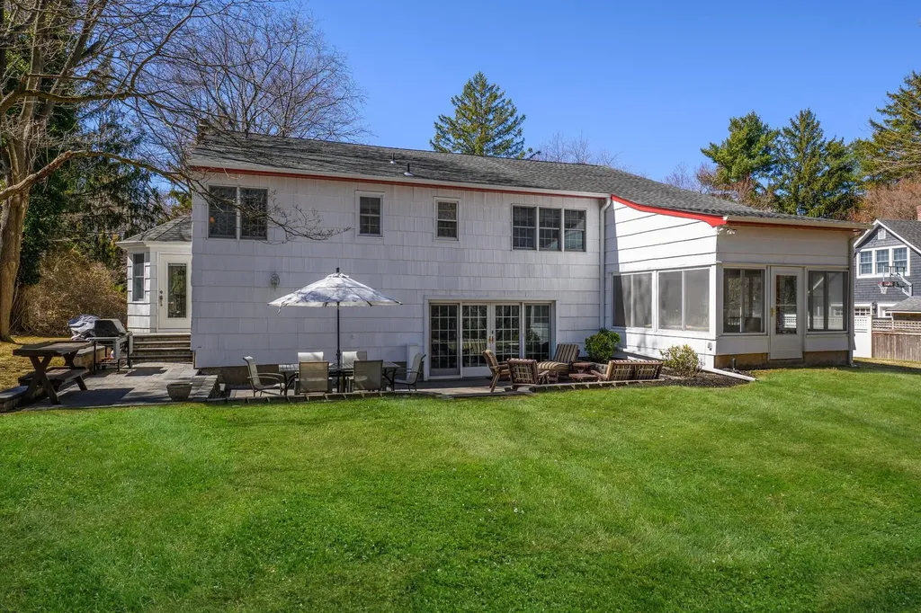 12 Acre View Drive Northport NY 11768
