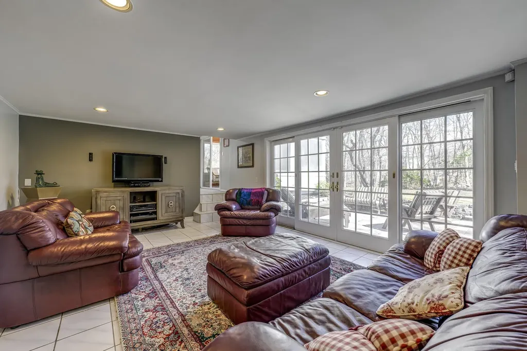 12 Acre View Drive Northport NY 11768