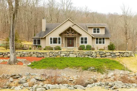 3 Laura Court Poughquag NY 12570
