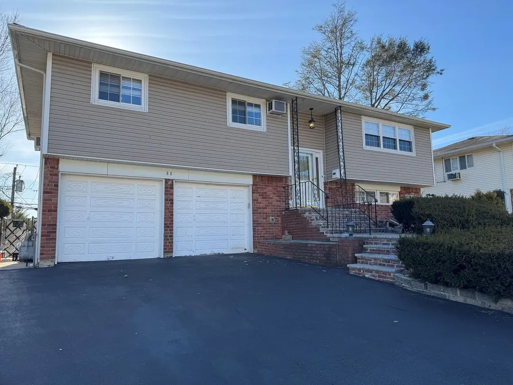 66 Beaumont Drive Plainview NY 11803