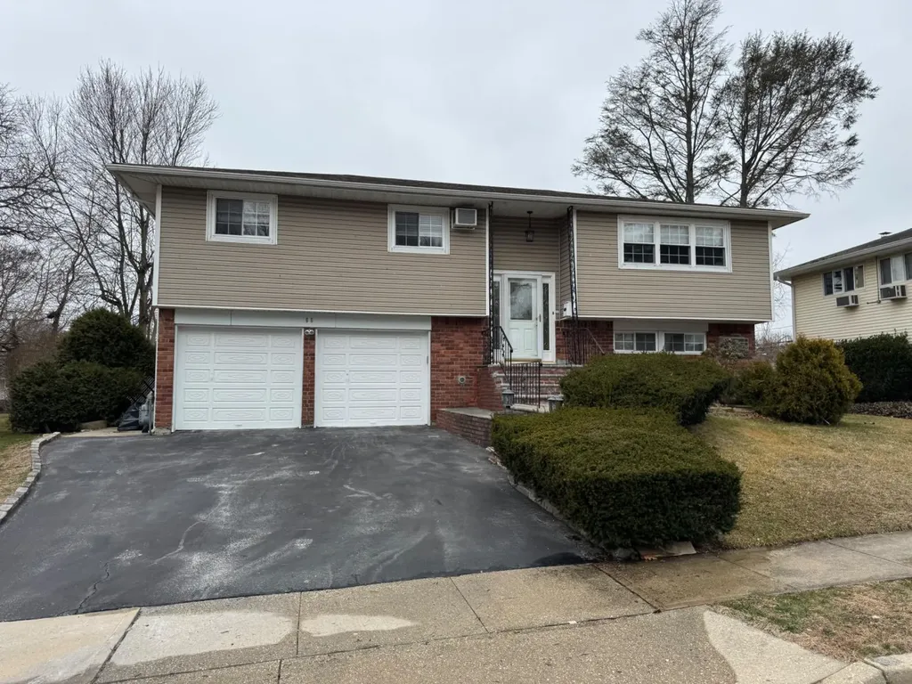 66 Beaumont Drive Plainview NY 11803