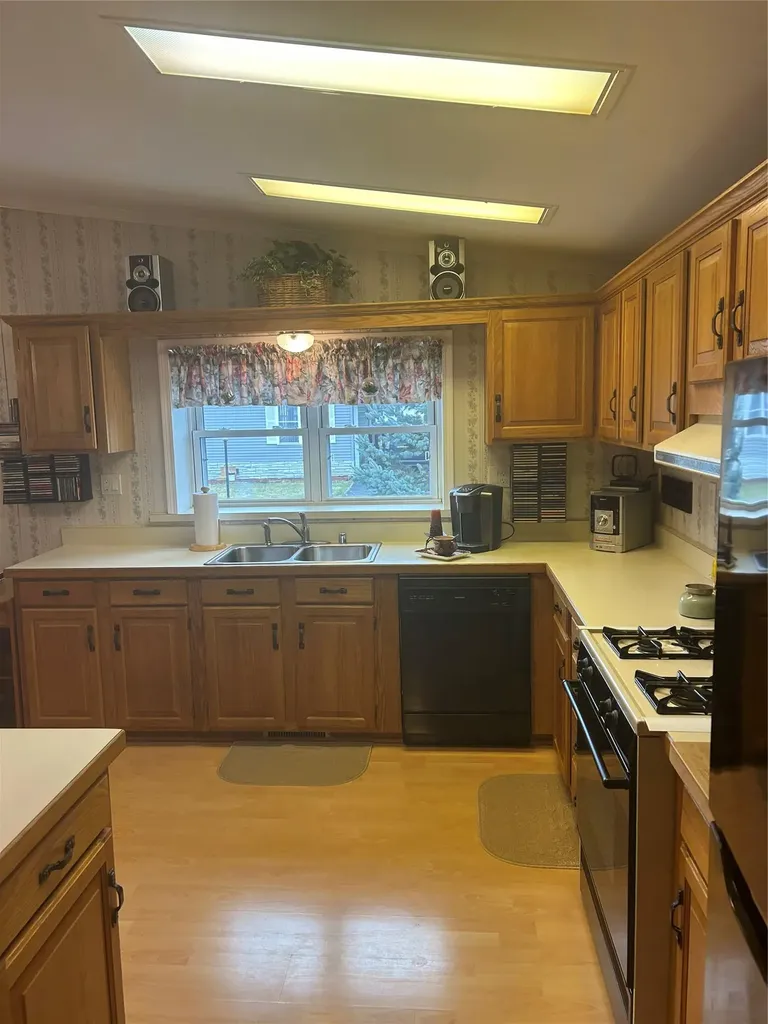 70 Sixth Drive Hyde Park NY 12538