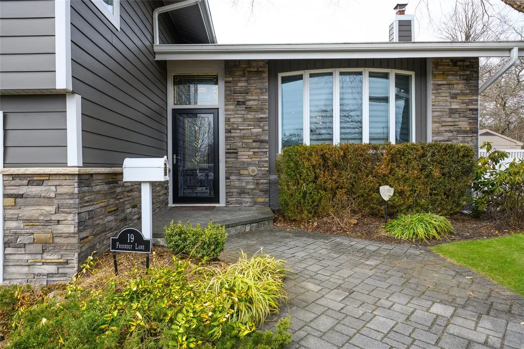 19 Friendly Lane Jericho NY 11753