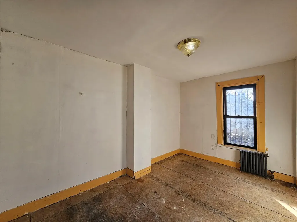 1076 Lafayette Avenue Brooklyn NY 11221