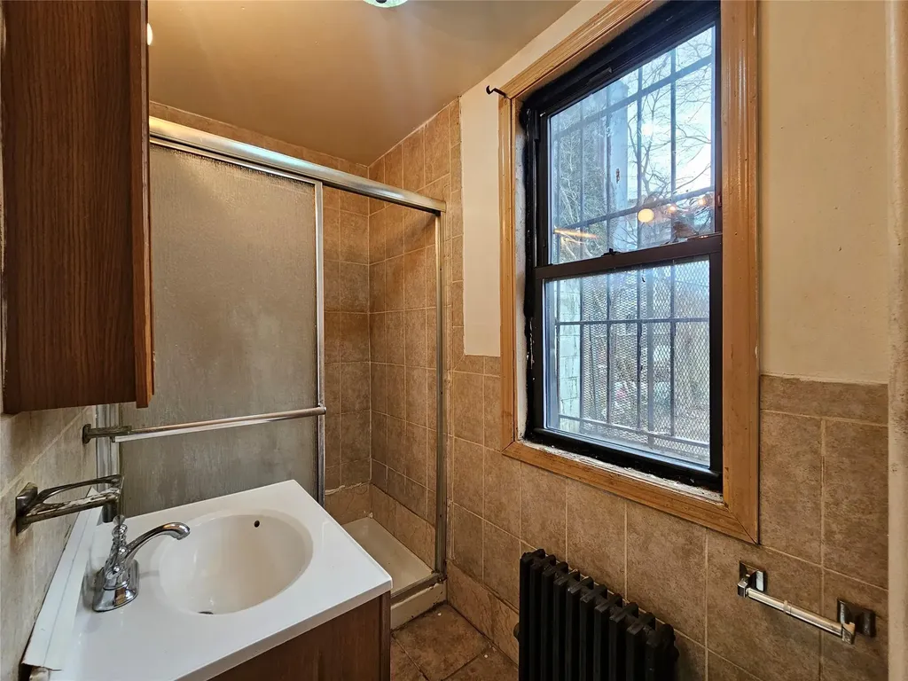 1076 Lafayette Avenue Brooklyn NY 11221