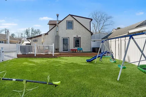 9 Westwood Avenue Deer Park NY 11729
