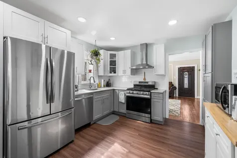 9 Westwood Avenue Deer Park NY 11729
