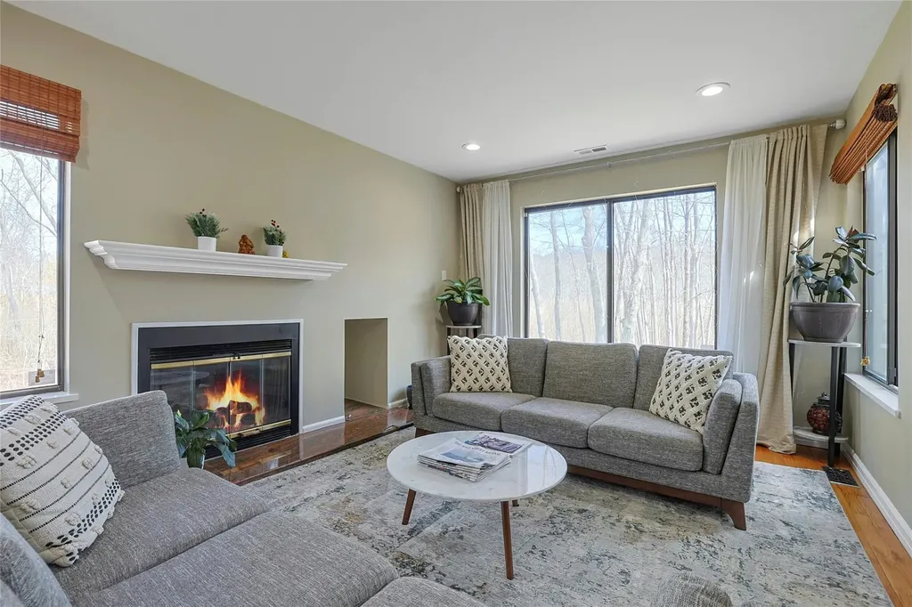6 Deer Run Chappaqua NY 10514