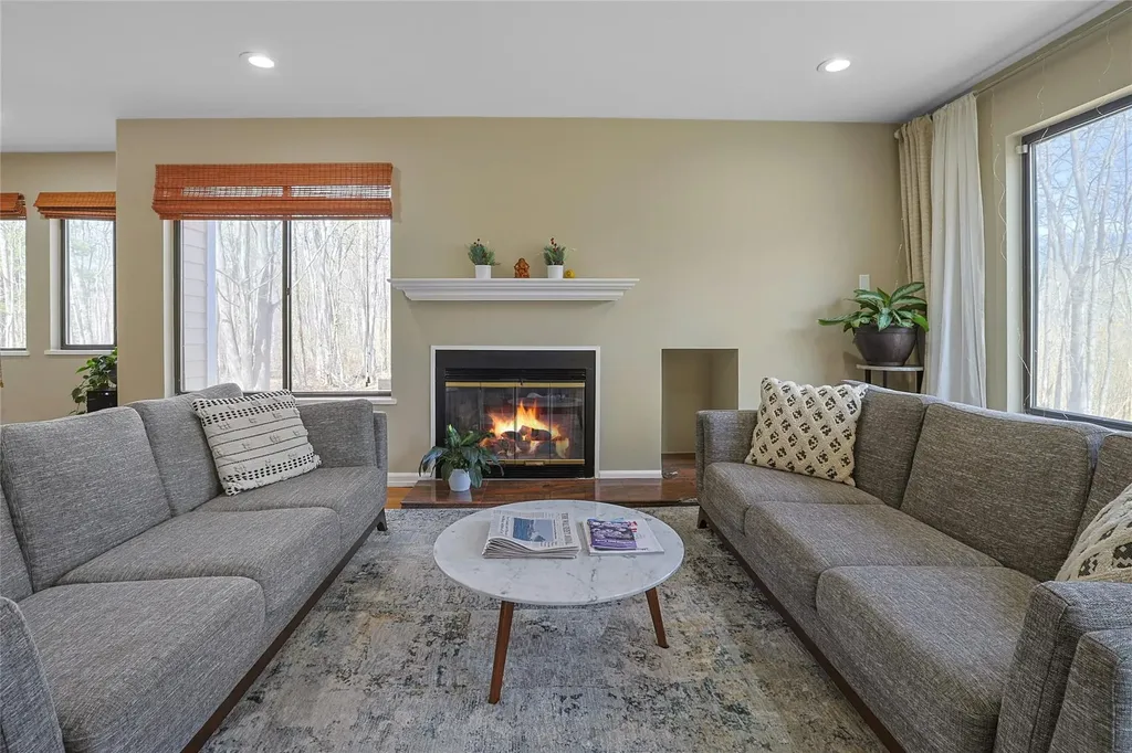 6 Deer Run Chappaqua NY 10514