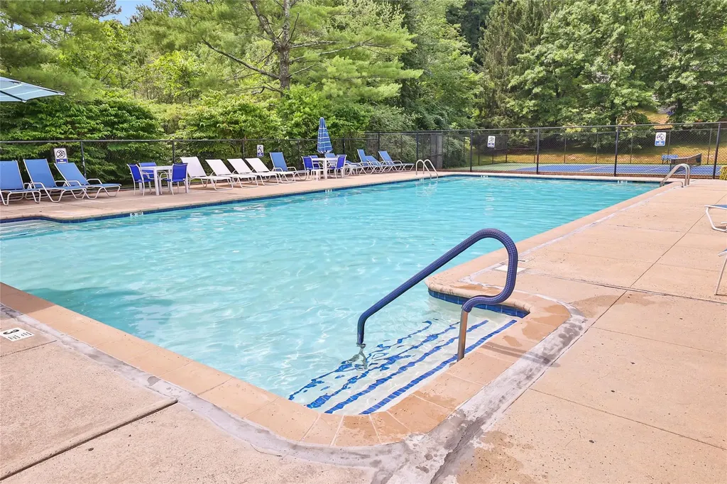 6 Deer Run Chappaqua NY 10514