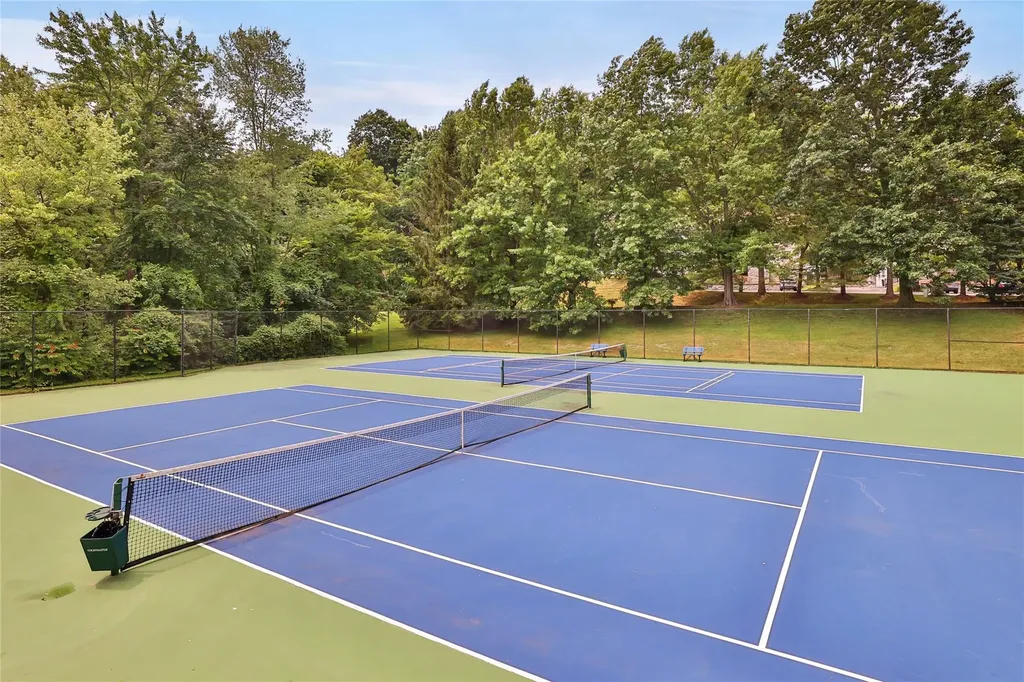 6 Deer Run Chappaqua NY 10514