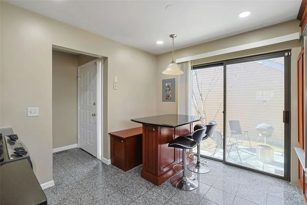 6 Deer Run Chappaqua NY 10514