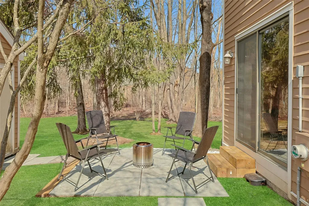 6 Deer Run Chappaqua NY 10514