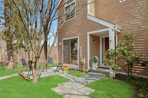 6 Deer Run Chappaqua NY 10514