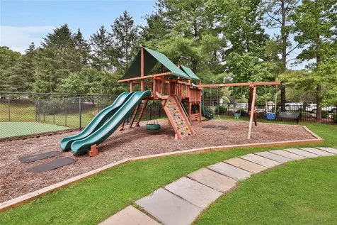 6 Deer Run Chappaqua NY 10514