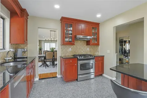 6 Deer Run Chappaqua NY 10514