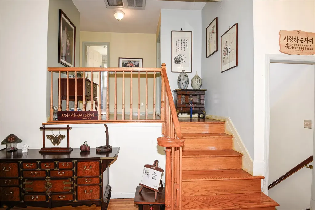 53 Aintree Road Westbury NY 11590