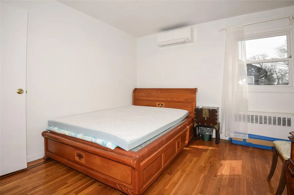 53 Aintree Road Westbury NY 11590