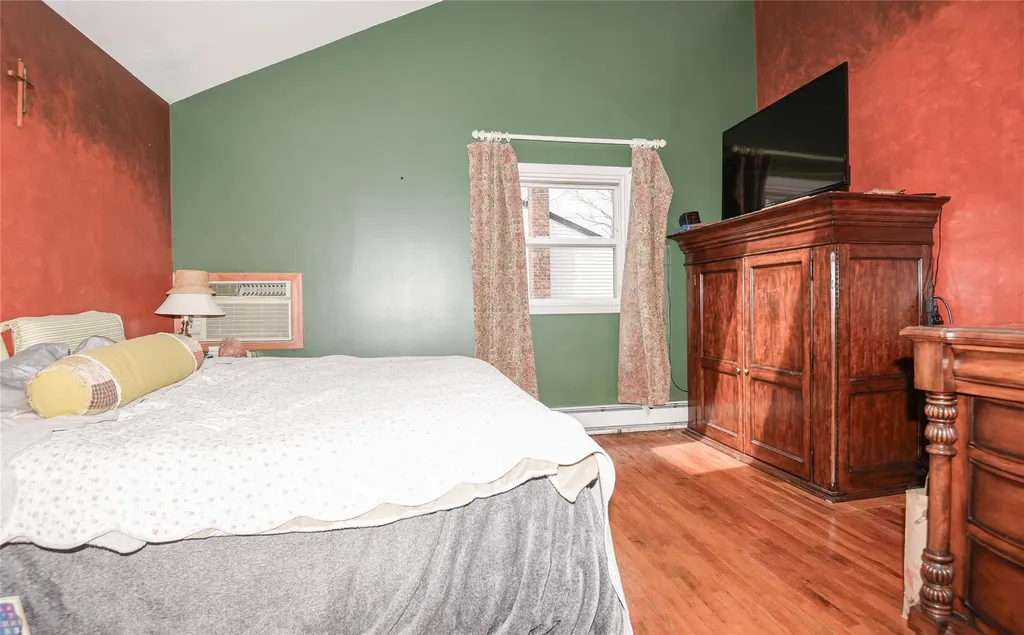 53 Aintree Road Westbury NY 11590