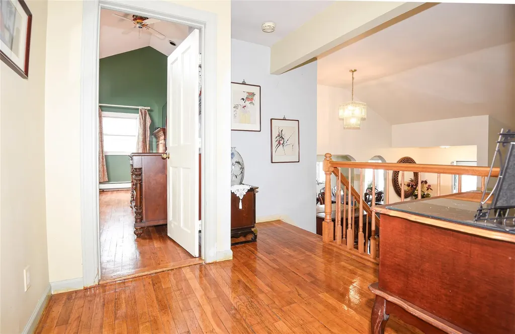 53 Aintree Road Westbury NY 11590