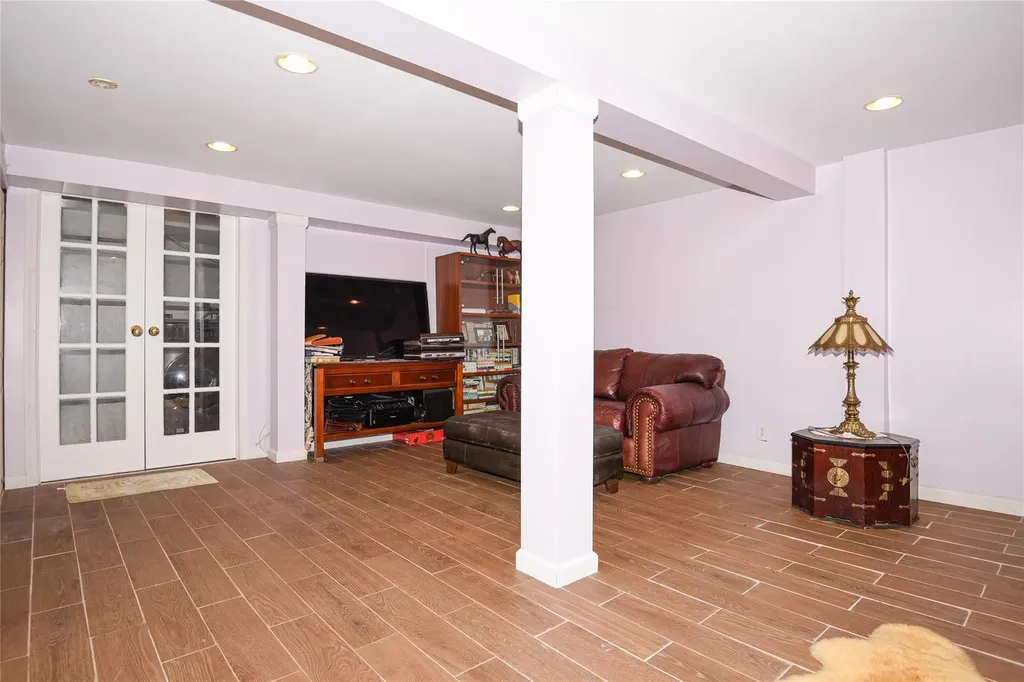 53 Aintree Road Westbury NY 11590