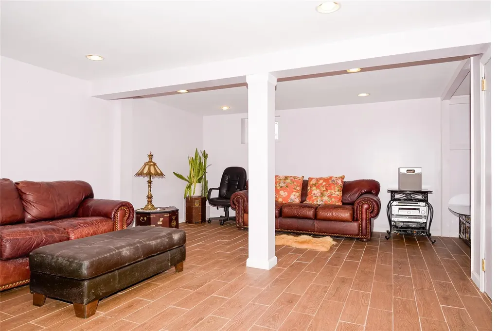 53 Aintree Road Westbury NY 11590