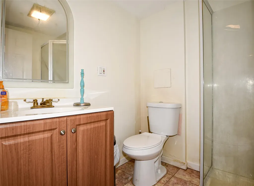 53 Aintree Road Westbury NY 11590