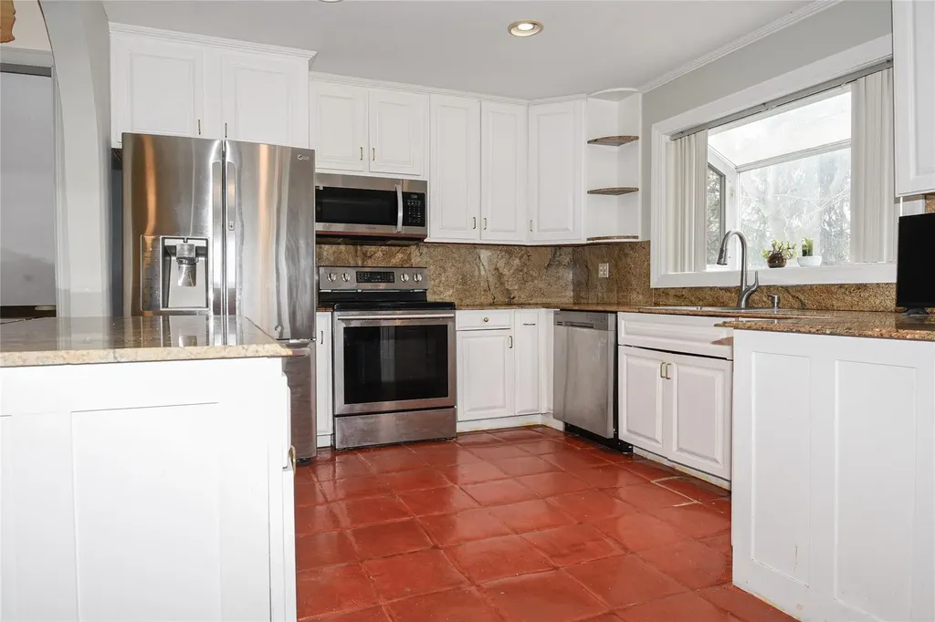 53 Aintree Road Westbury NY 11590
