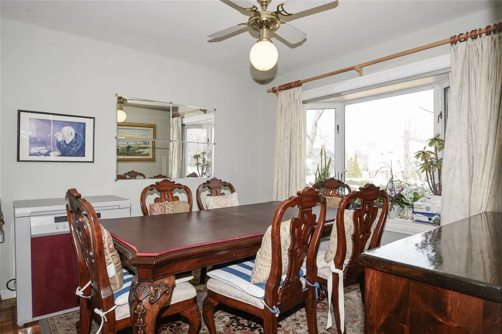 53 Aintree Road Westbury NY 11590