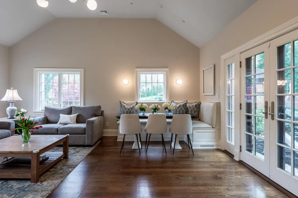 134 Circle Drive Manhasset NY 11030