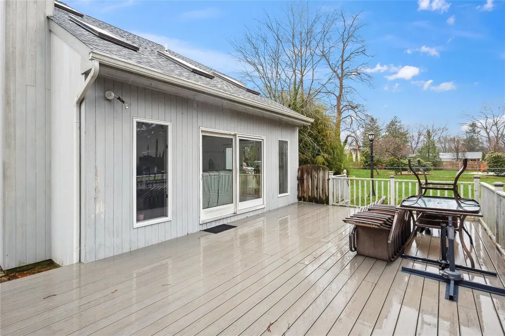 12 Friendly Road Smithtown NY 11787