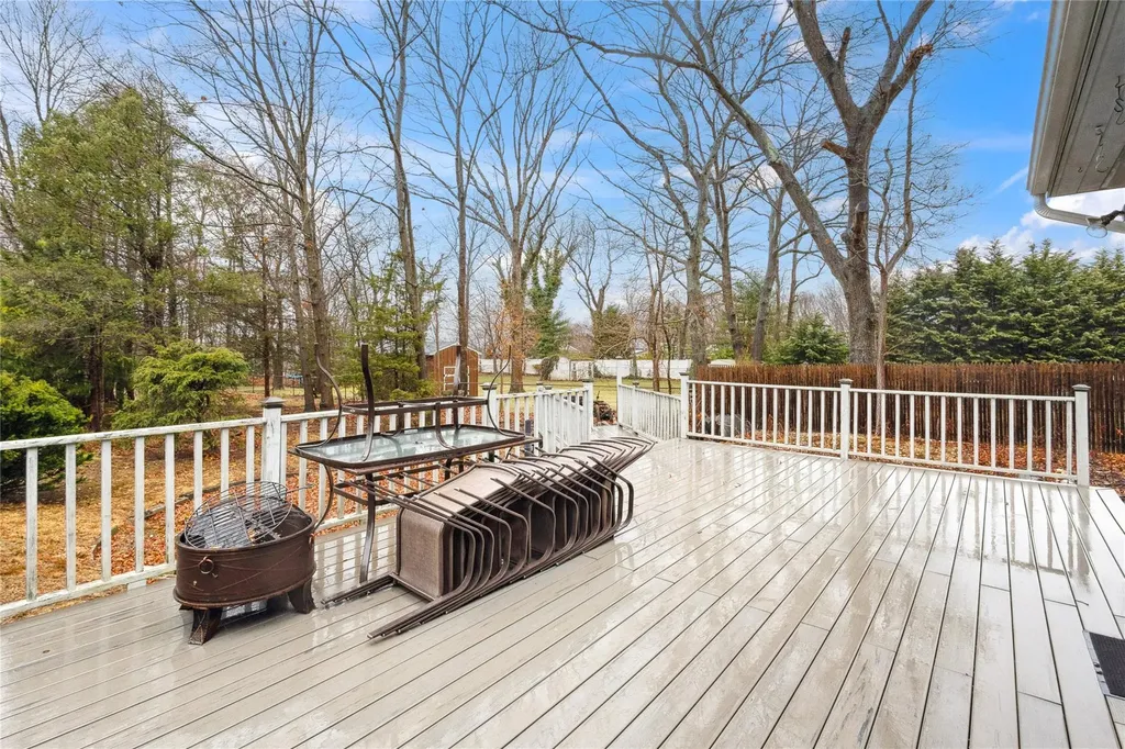 12 Friendly Road Smithtown NY 11787