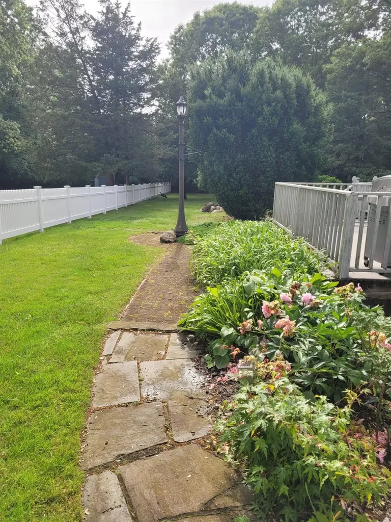 12 Friendly Road Smithtown NY 11787