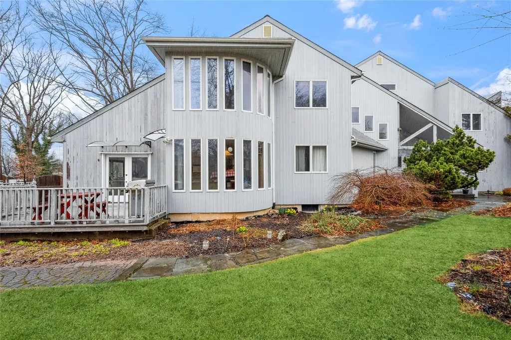 12 Friendly Road Smithtown NY 11787