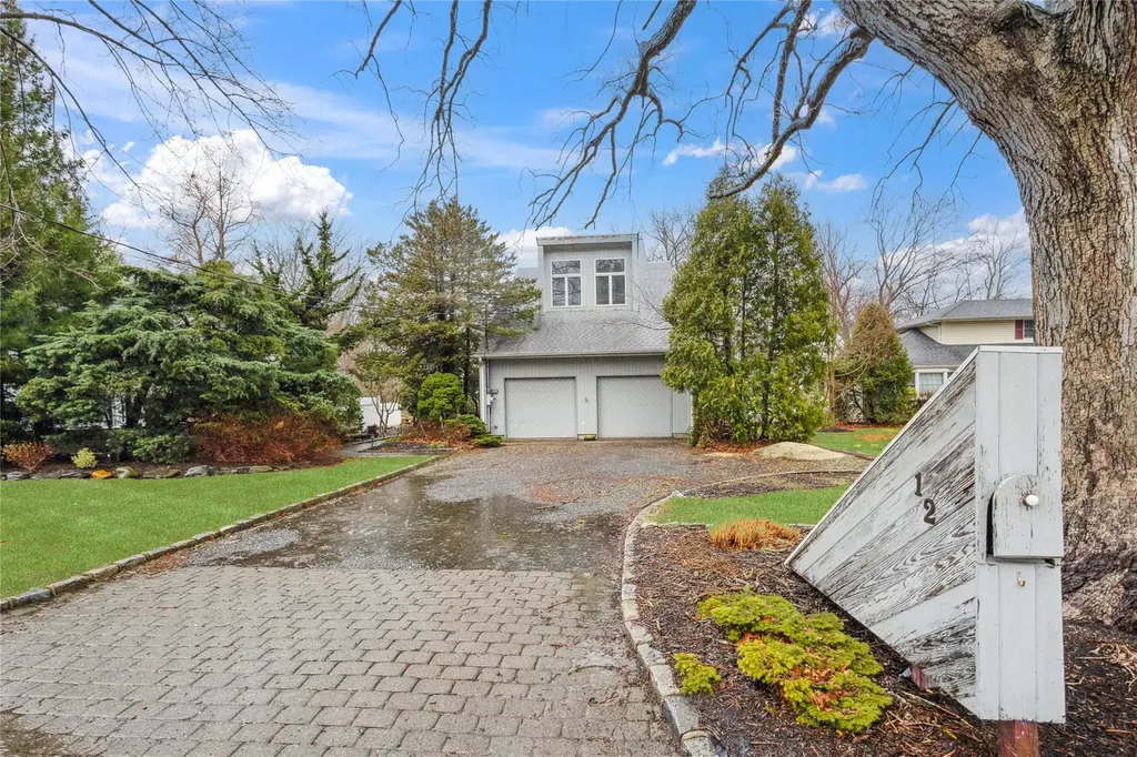 12 Friendly Road Smithtown NY 11787