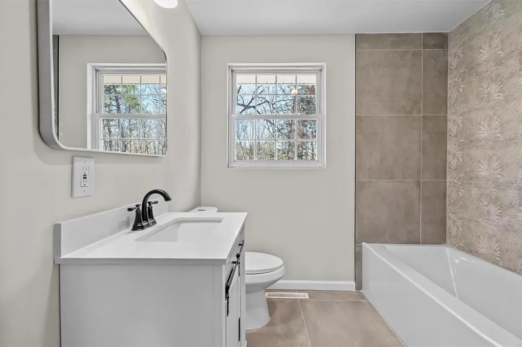 545 County Route 12 New Hampton NY 10958