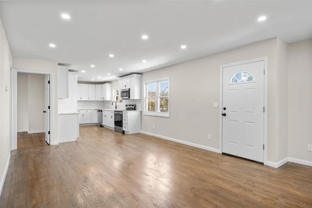 545 County Route 12 New Hampton NY 10958