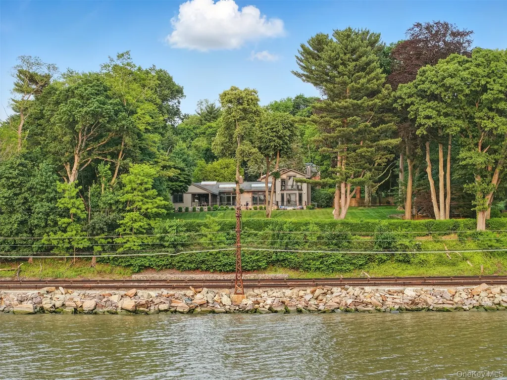 30 Half Moon Lane Irvington NY 10533