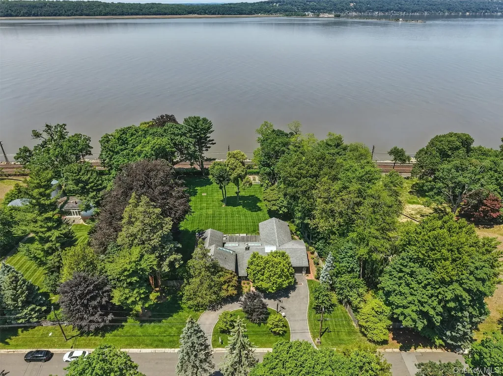 30 Half Moon Lane Irvington NY 10533