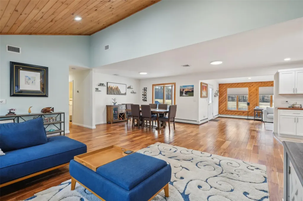 8 Rustic Road Yaphank NY 11980