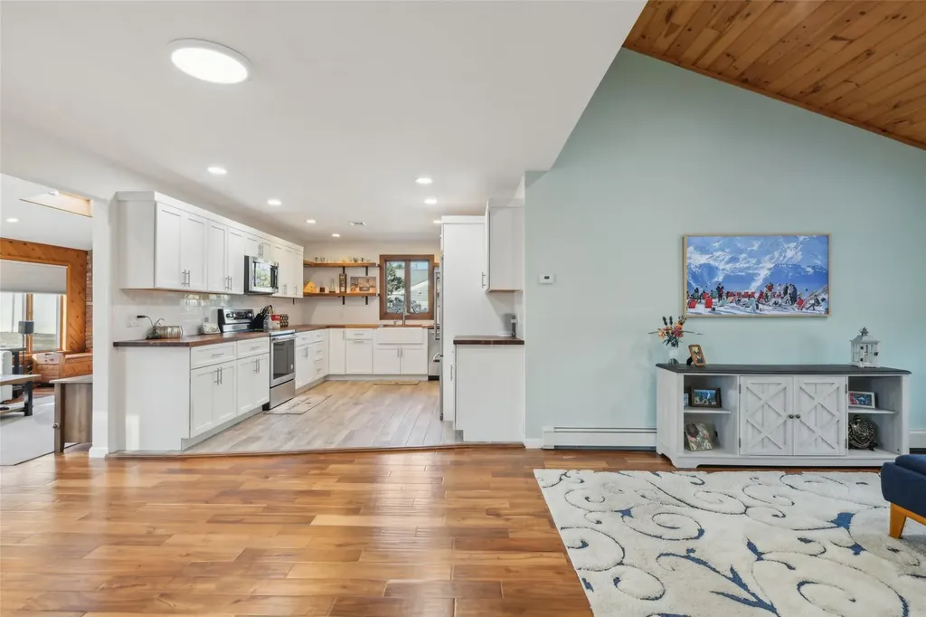 8 Rustic Road Yaphank NY 11980