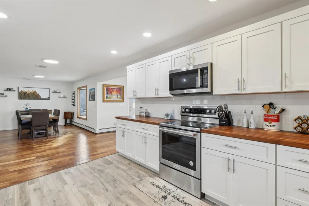 8 Rustic Road Yaphank NY 11980