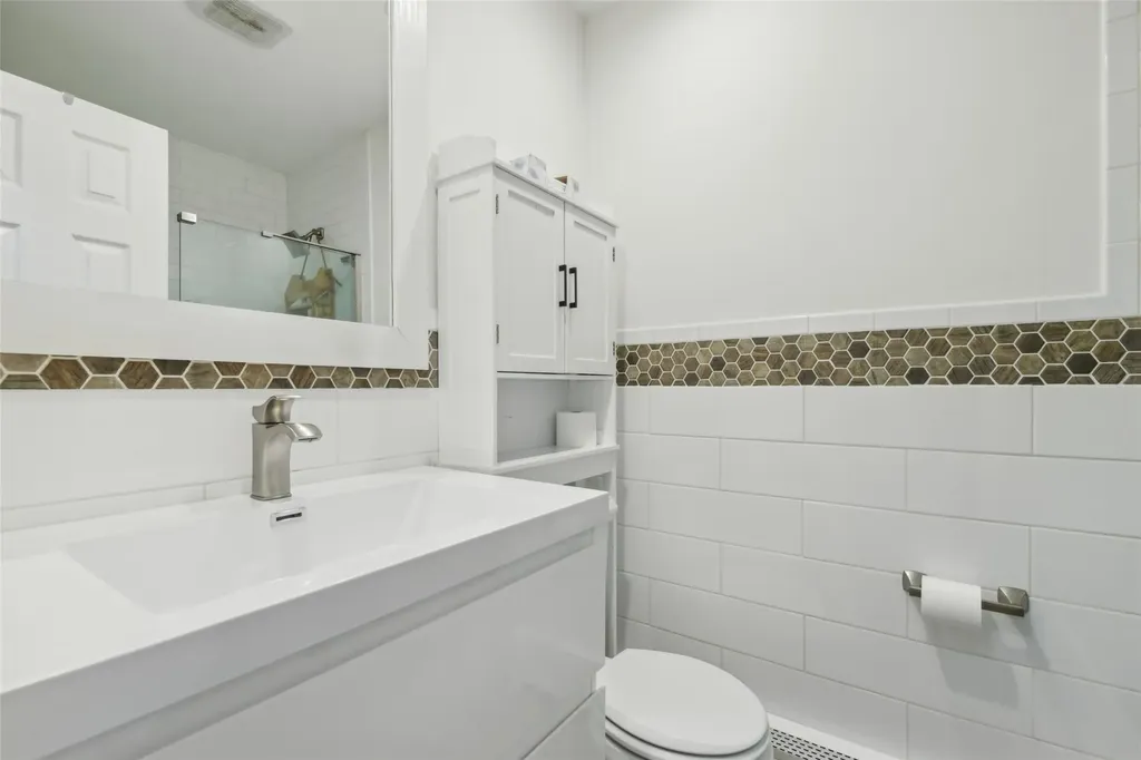 8 Rustic Road Yaphank NY 11980