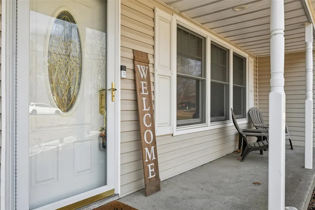 8 Rustic Road Yaphank NY 11980