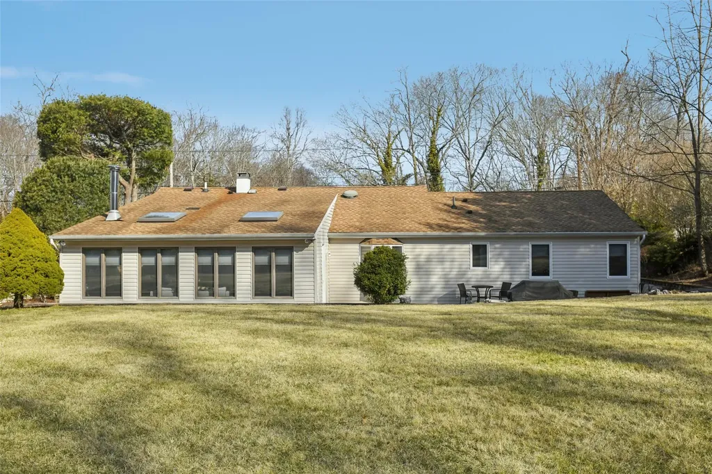 8 Rustic Road Yaphank NY 11980