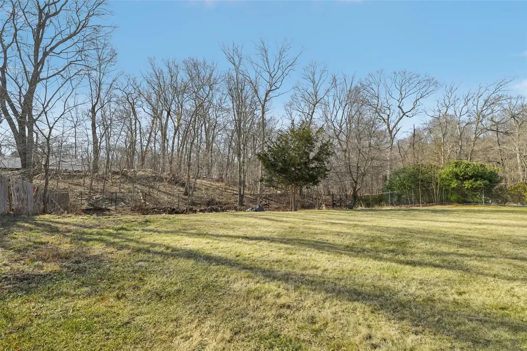 8 Rustic Road Yaphank NY 11980