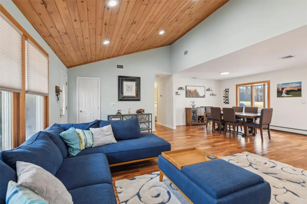 8 Rustic Road Yaphank NY 11980